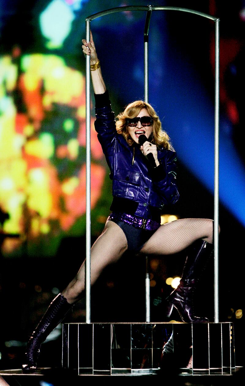 galleries/2013/07/25/madonna-without-pants-through-the-years-photos/madonna-pantsless-2005_xl84p2