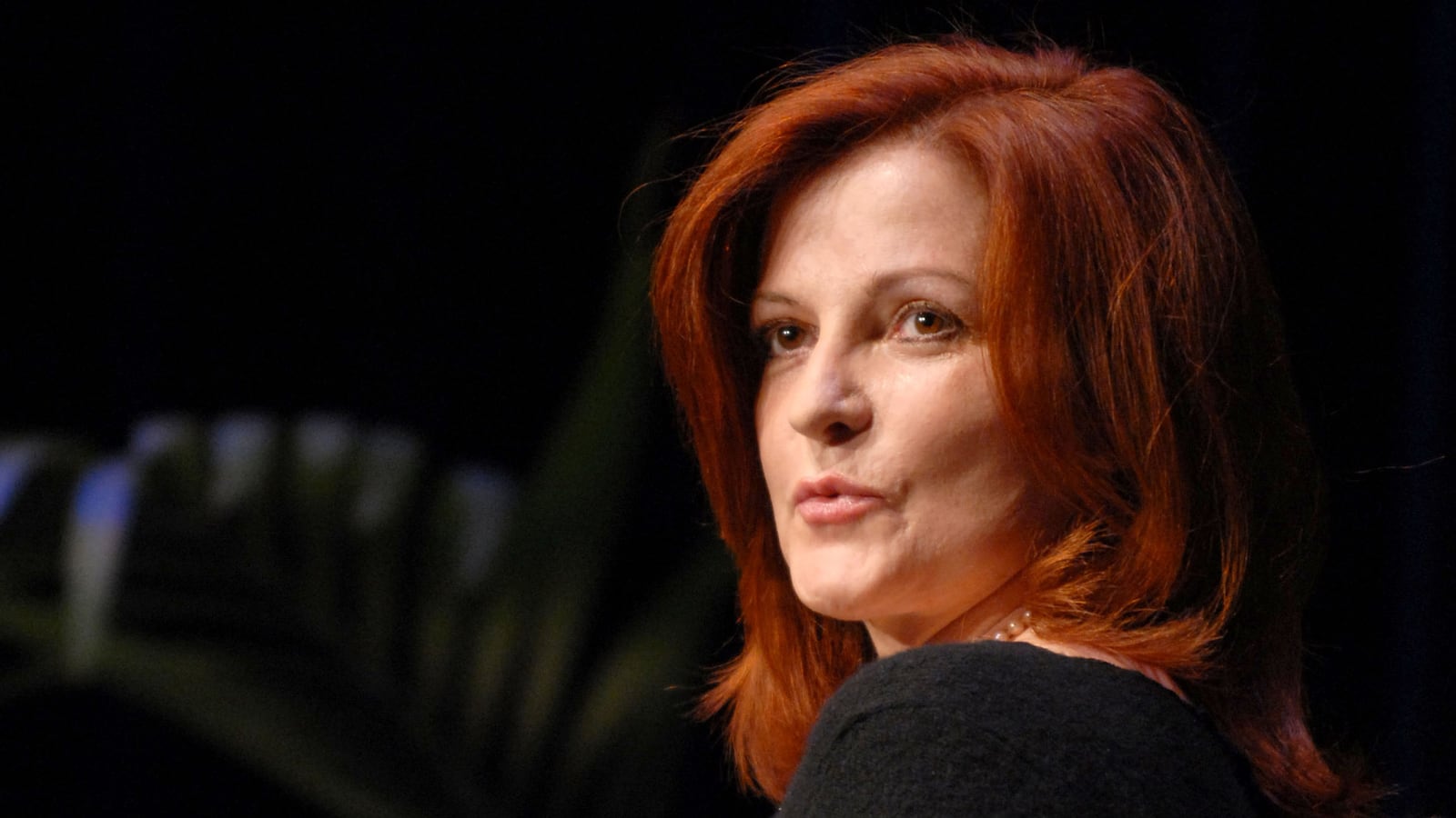 articles/2014/06/06/smoke-em-if-you-got-a-good-story-about-em/140605-tomasky-dowd-tease_wzmd5f