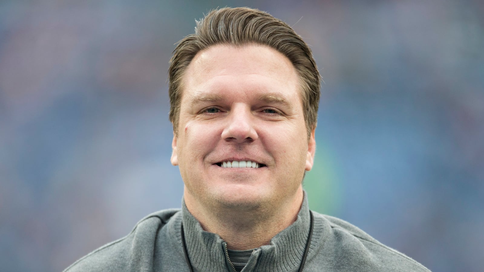 Former player Frank Wycheck of the Tennessee Titans on the field before a game against the New York Jets at LP Field on December 14, 2014 in Nashville, Tennessee.