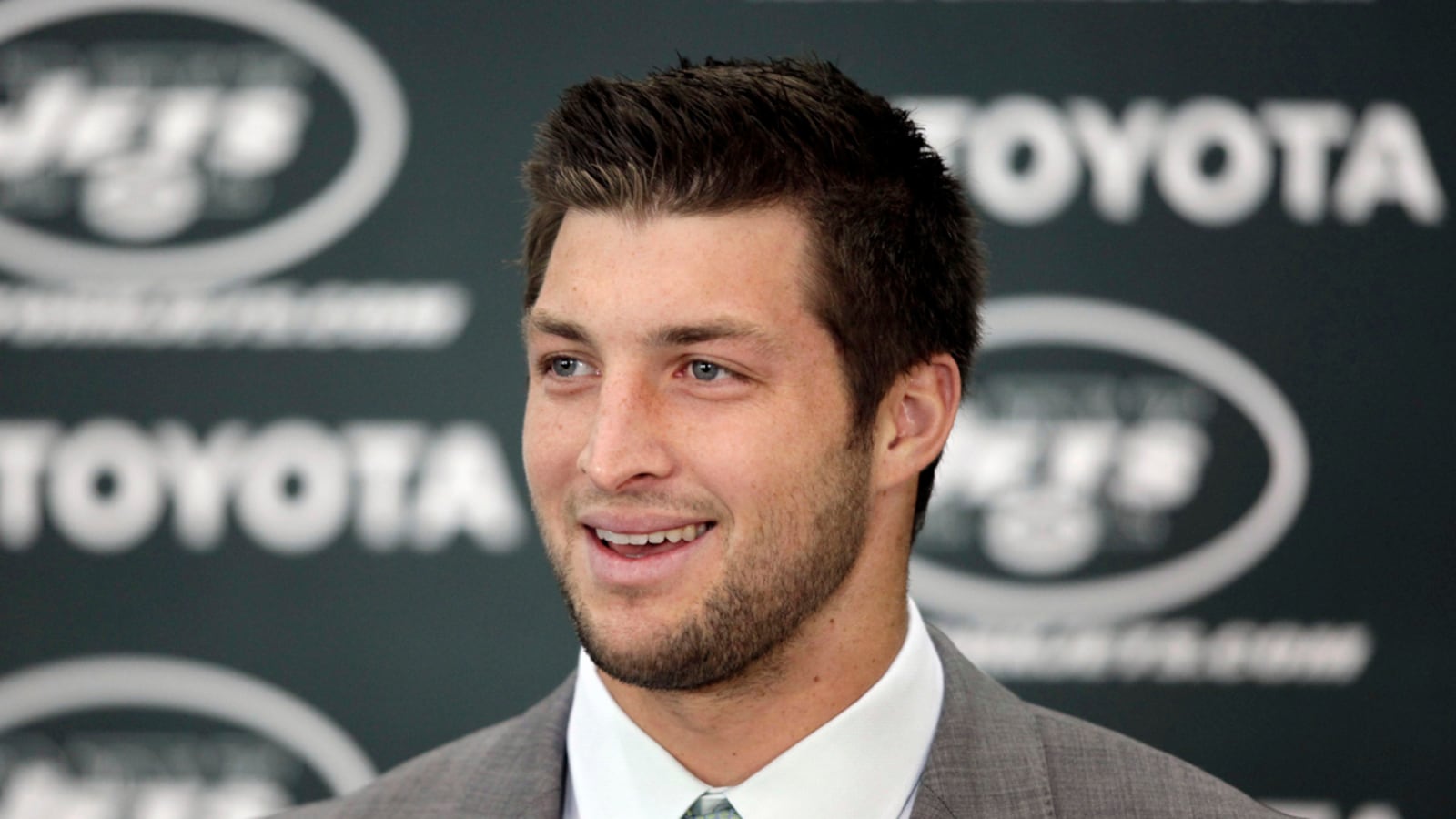 cheats/2012/03/26/tebow-very-very-excited-to-be-a-jet/tim-tebow-press-cs_ssp7g6