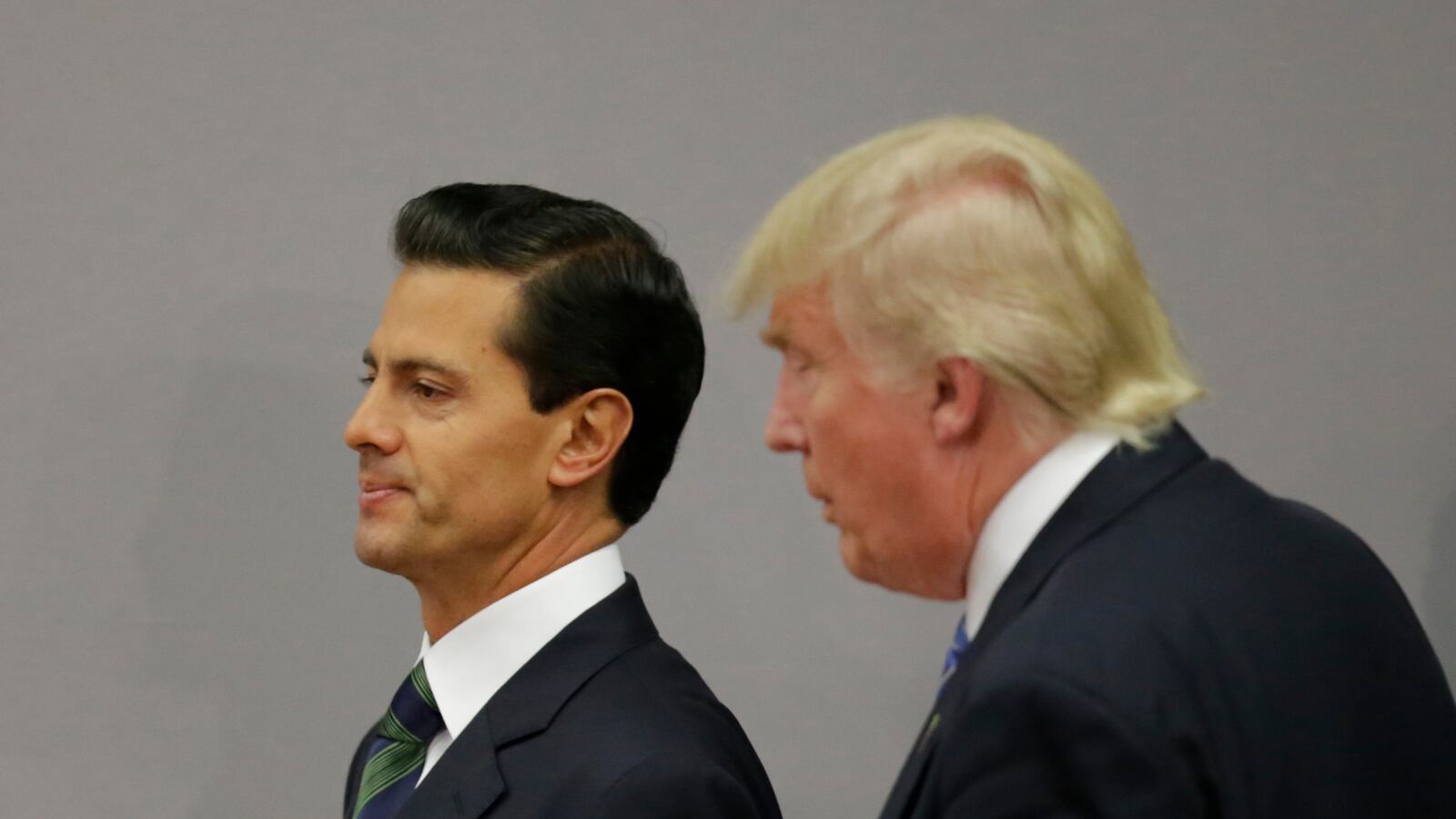 cheats/2016/09/01/donald-trump-vs-enrique-pe-a-nieto-twitter-feud-is-on/160901-trump-nieto-feud-cheat_fq7jbr