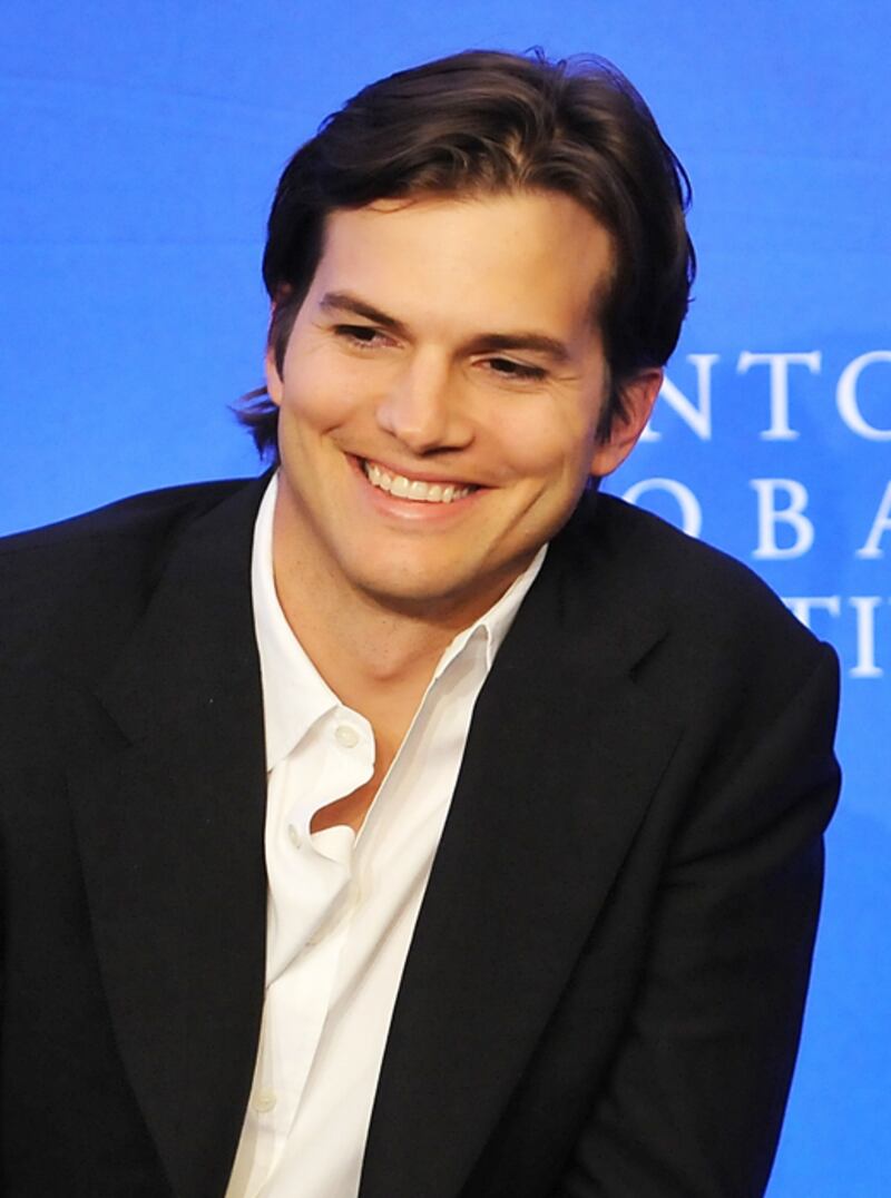 galleries/2010/09/29/celebs-who-should-quit-twitter/twitter-quitters---kutcher_p4qxvp