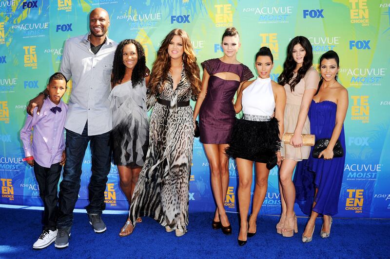 galleries/2011/08/07/teen-choice-awards/teen-choice-awards-kardashians_sr69mg