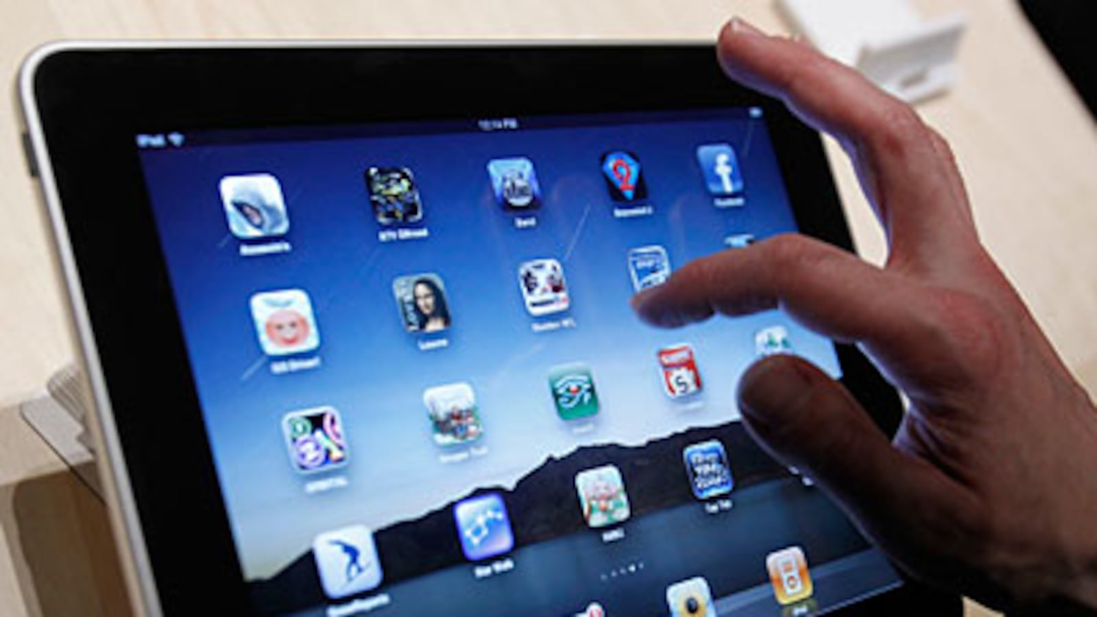 cheats/2010/03/31/ipads-polarizing-effect/ipad_pttzfx