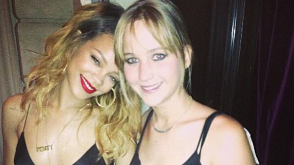 cheats/2013/07/02/jlaw-and-riri-hang-out/130702-rihanna-jennifer-lawrence-cheat_to4q1u