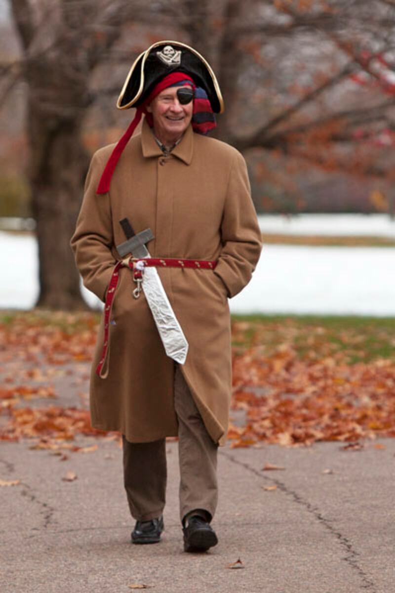 galleries/2011/07/26/politicians-in-costume/pols-in-costume-david-johnston_qu7yet