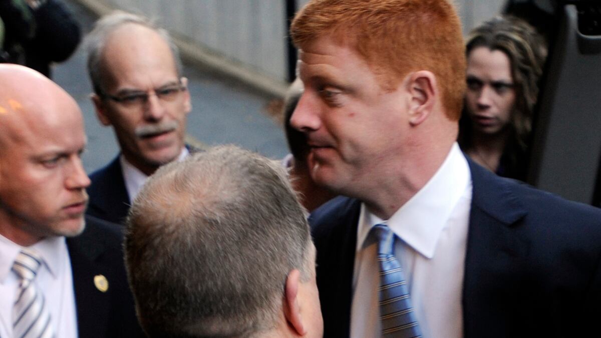 cheats/2011/12/16/mcqueary-i-saw-sex-abuse/mcqueary-arrives-court-penn-state-scandal-cheat_zynmzu