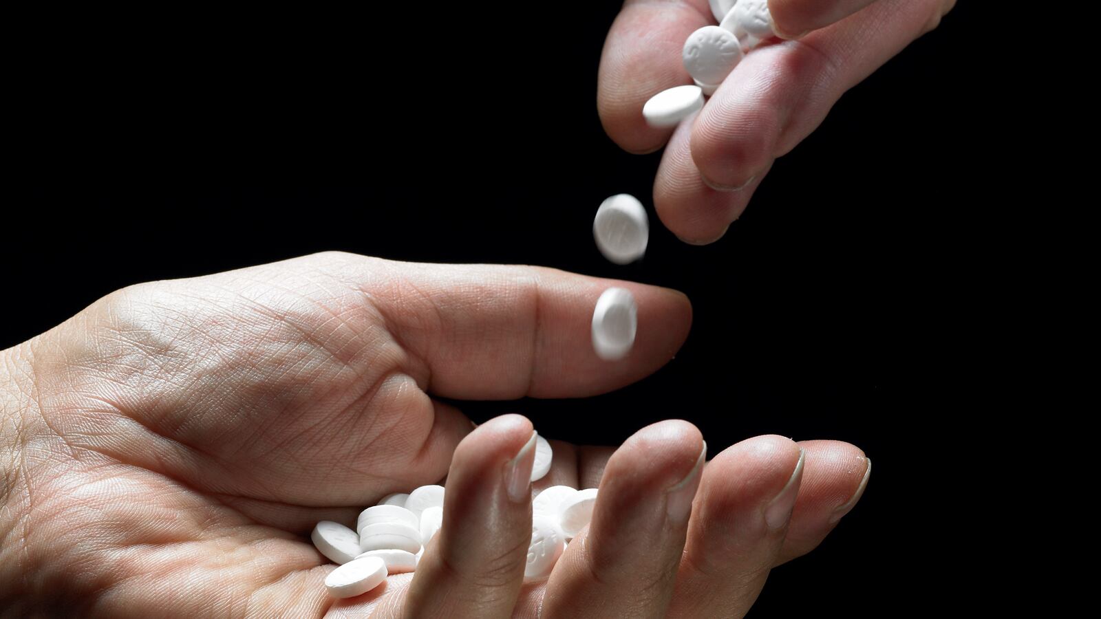 articles/2013/11/13/american-doctor-convicted-of-murdering-wife-in-botched-assisted-suicide/nadeau-assisted-suicide-tease_llbhjx