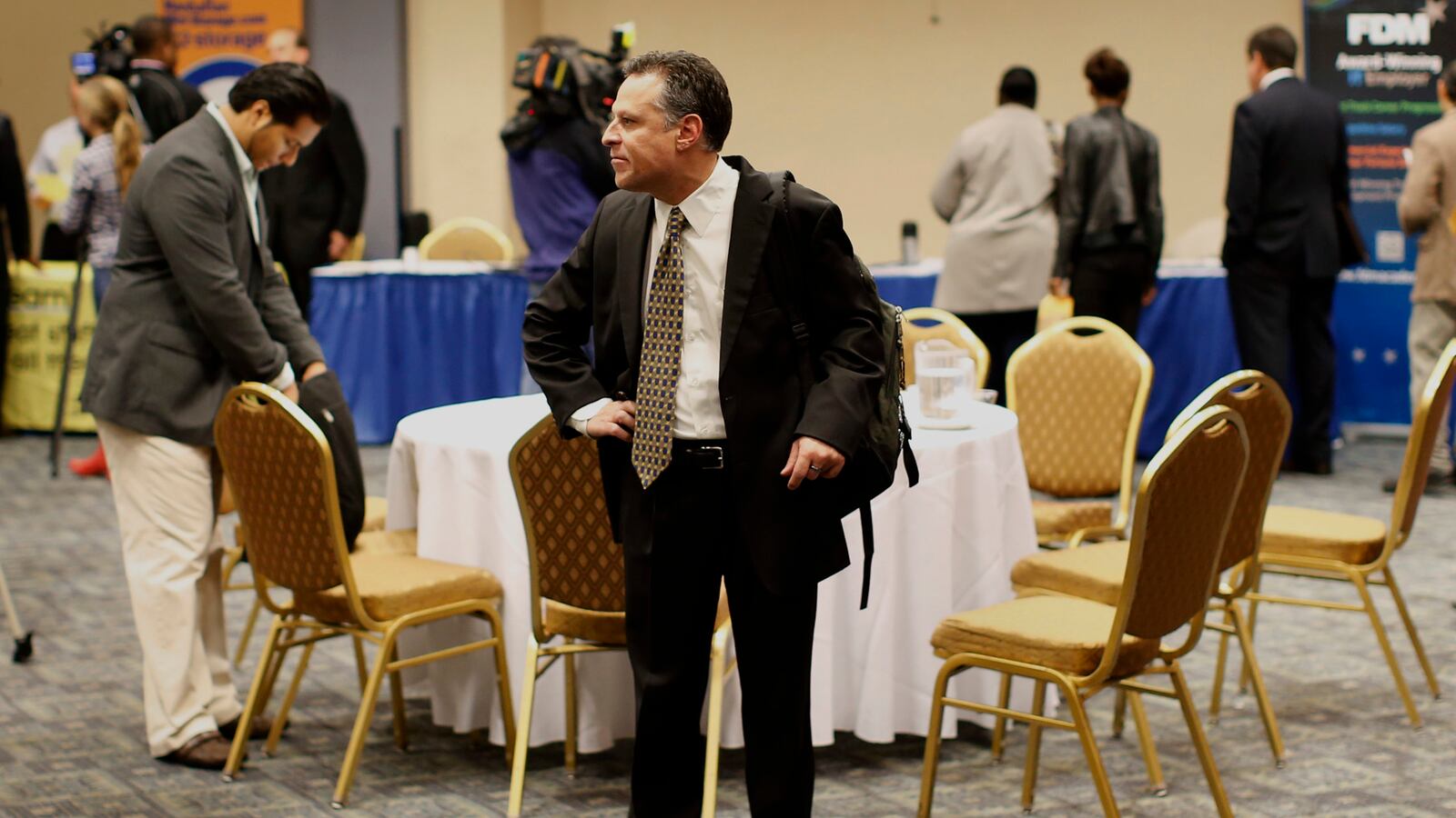 cheats/2014/02/06/report-men-can-t-find-jobs/140206-men-jobs-cheat_j7zqrb