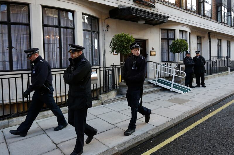 articles/2012/12/07/2day-fm-the-radio-station-behind-the-tragic-kate-middleton-prank/radio-djs-prank-call-kate-middleton-fallon-embed3_rzvsg1