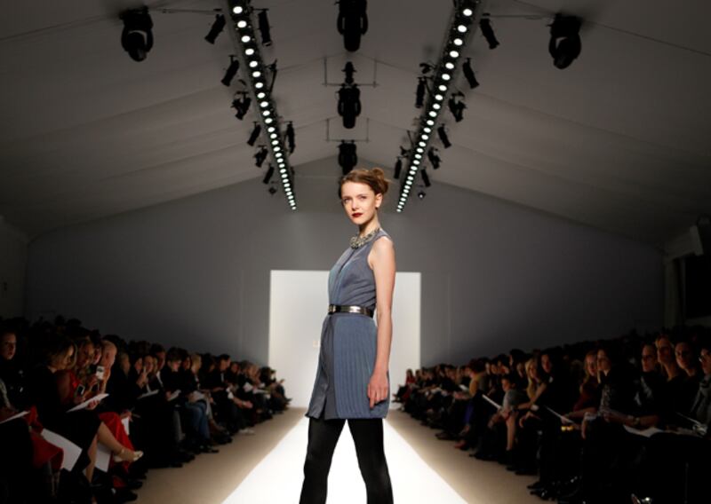 galleries/2010/02/14/fashion-week-day-4/fashion-wrap-day-ii---luca-luca_gigixm