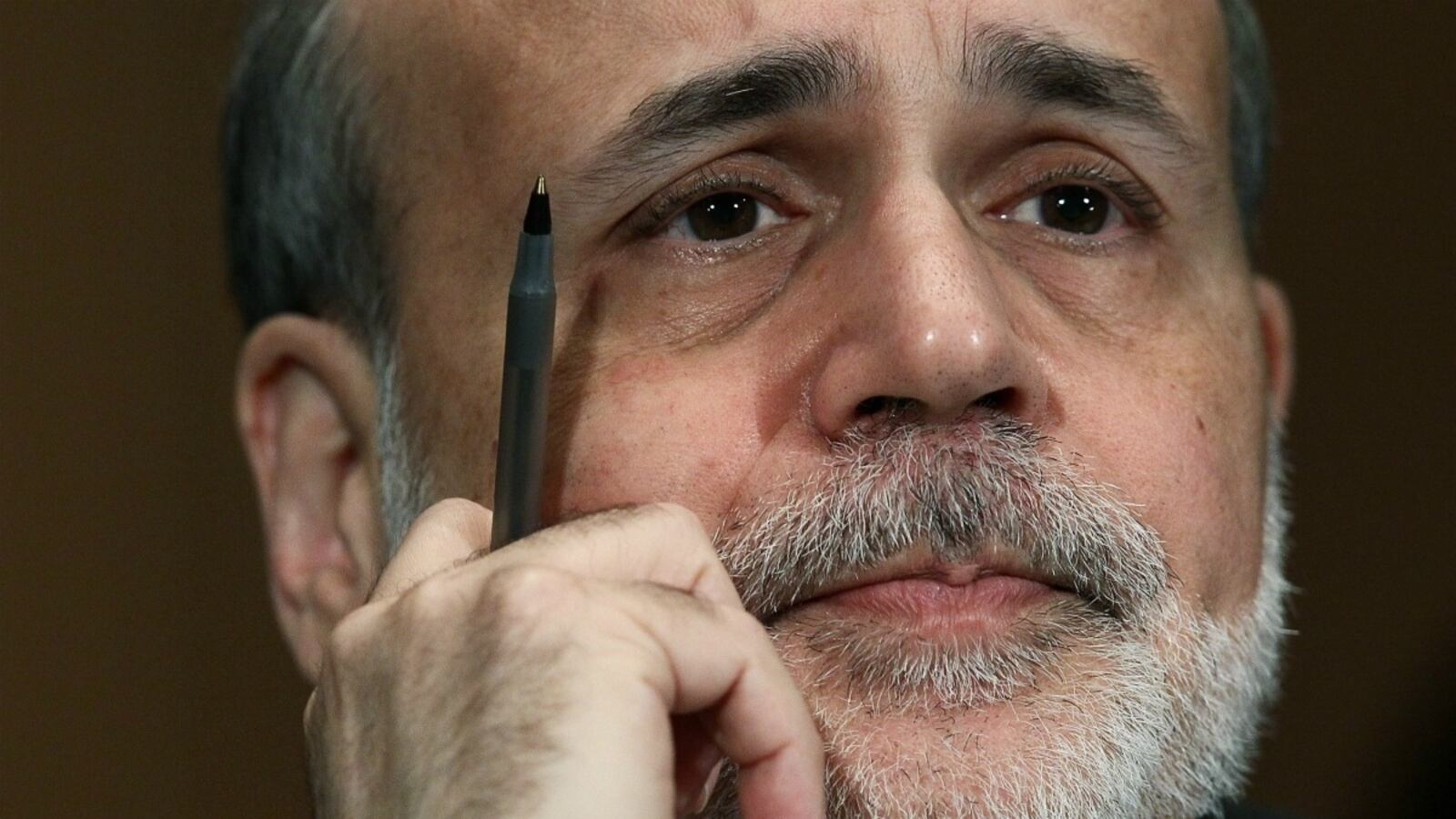 cheats/2012/06/11/fed-family-net-worth-down/sad-bernanke_rqinq6