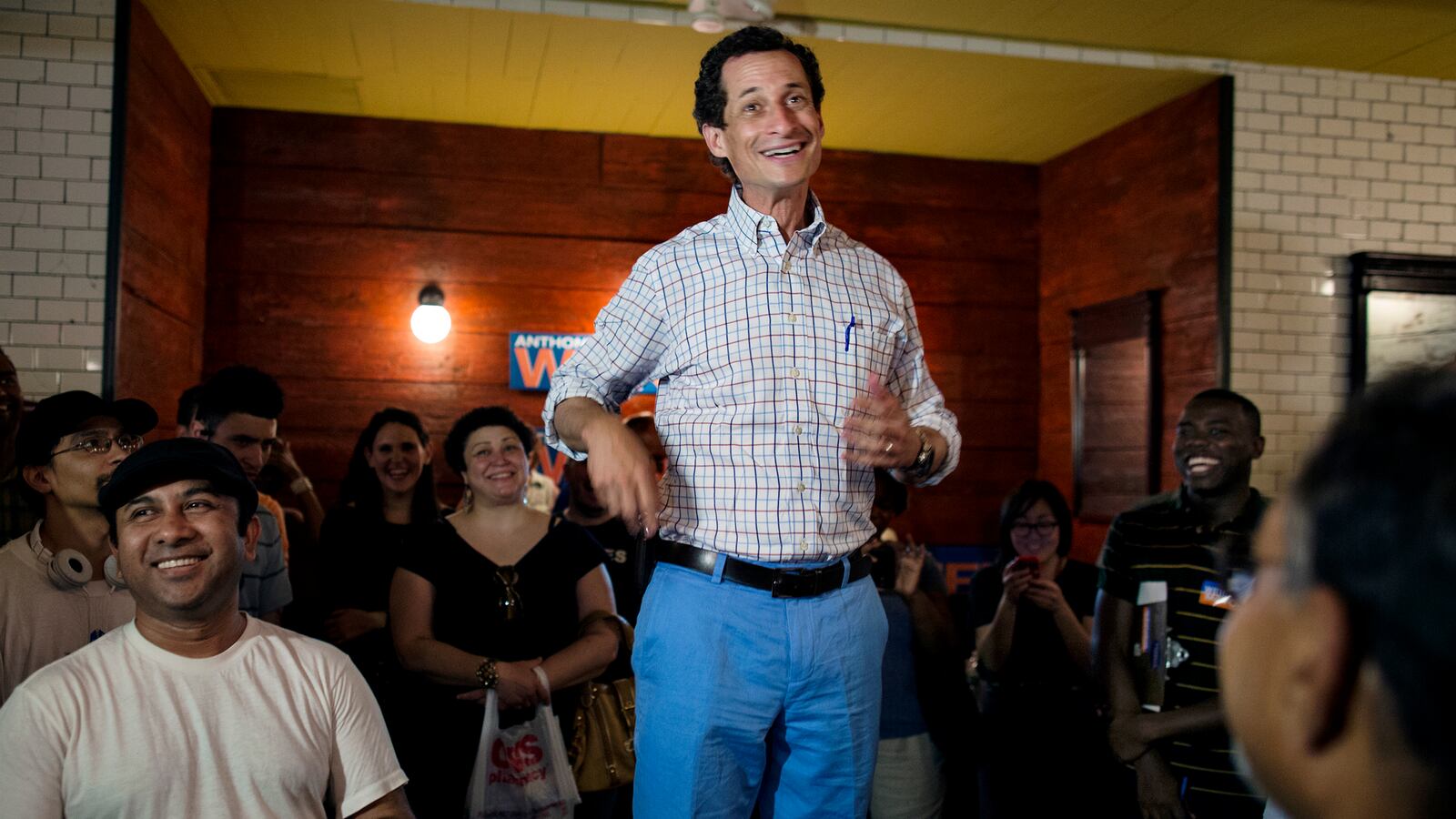 cheats/2013/07/24/weiner-sexts-began-with-angry-message/130704-politicians-sex-scandals-cottle-tease_q9hwfh