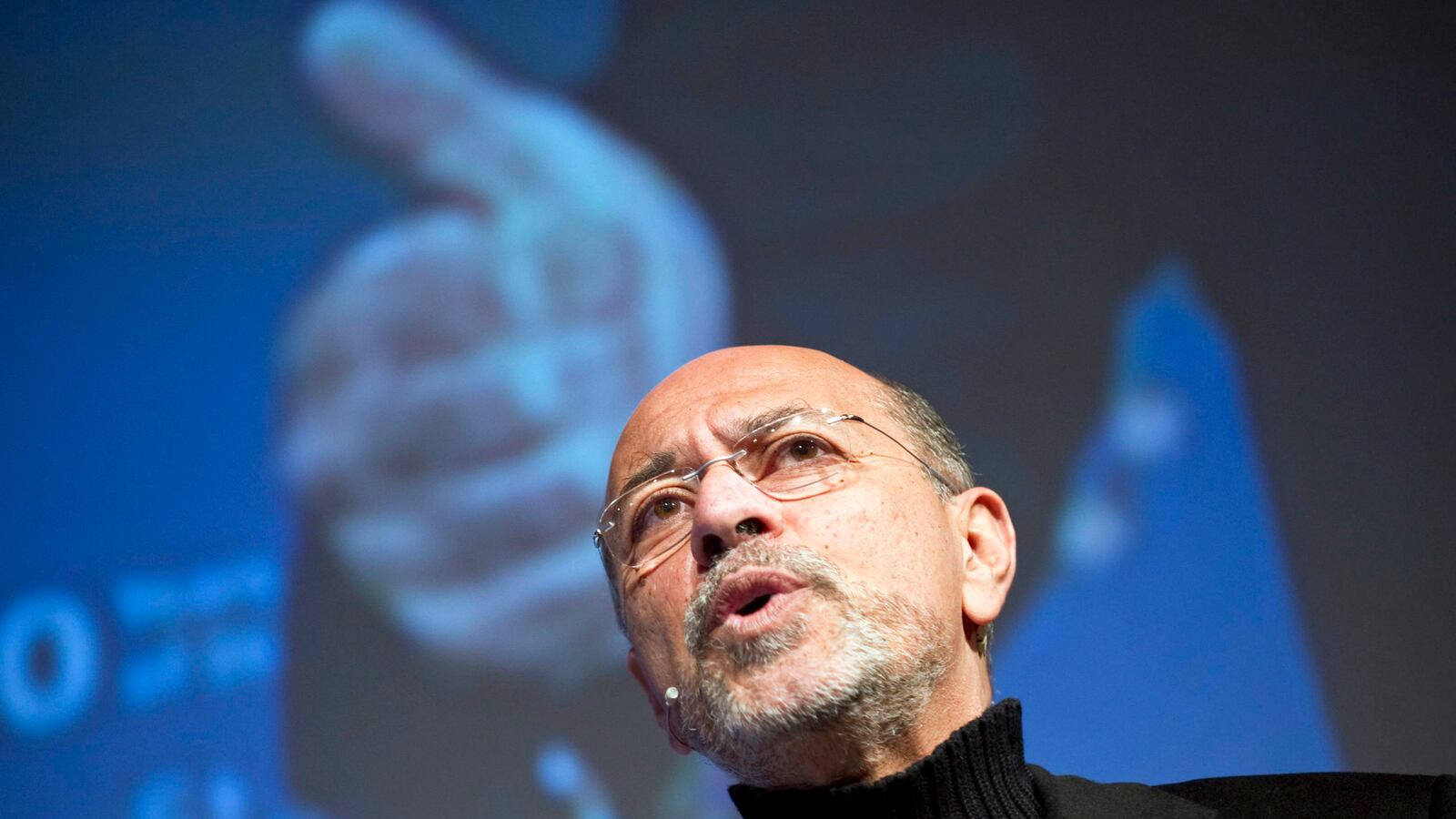 articles/2012/12/05/beneath-billionaire-shafik-gabr-s-tranquility-fears-for-egypt-s-fate/shafik-gabr-grove-tease_mo2nxk