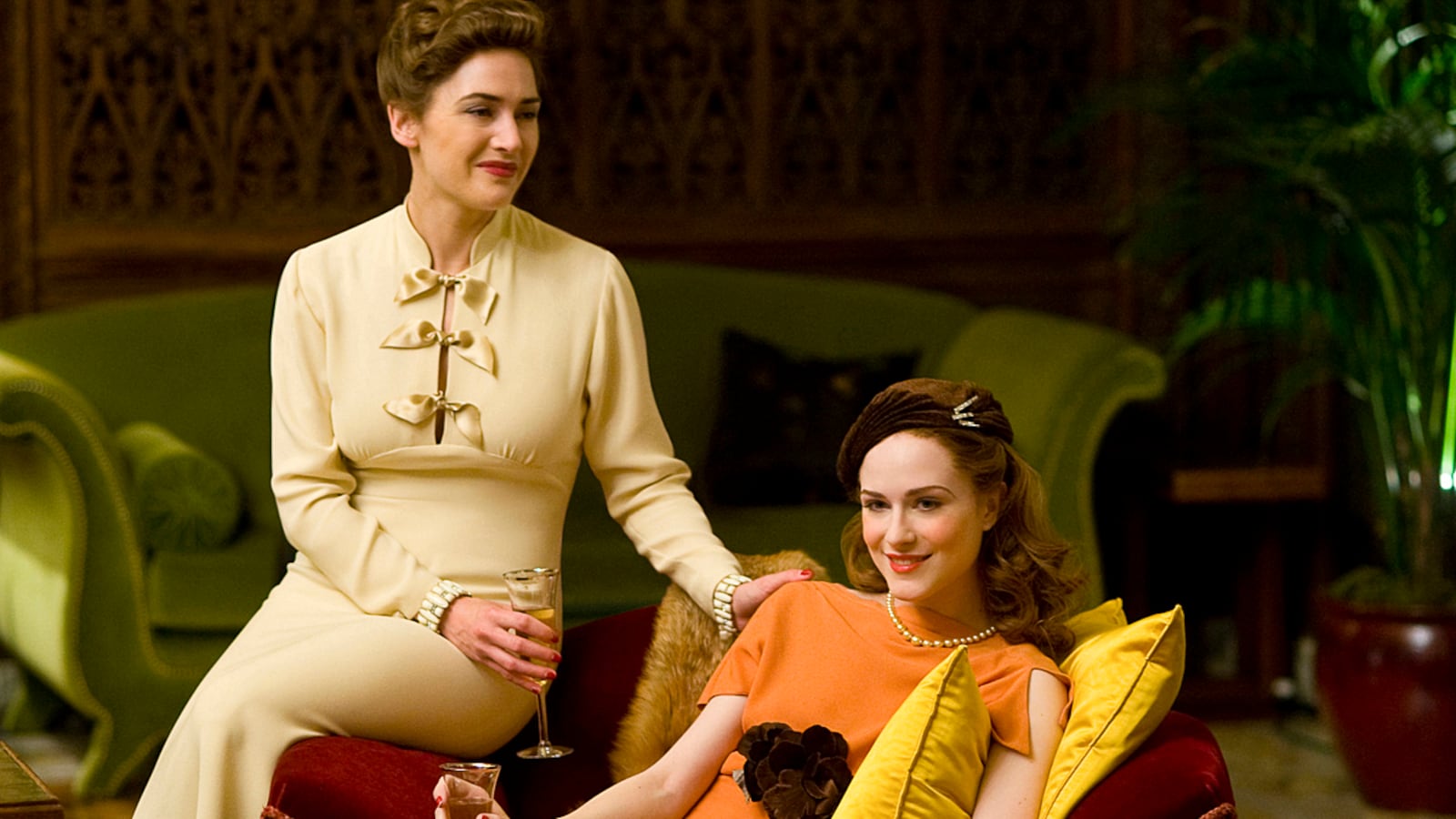 articles/2011/07/15/emmy-nominations-2011-harry-potter-more-culture-recommendations/yes-list-mildred-pierce_zx6fzs