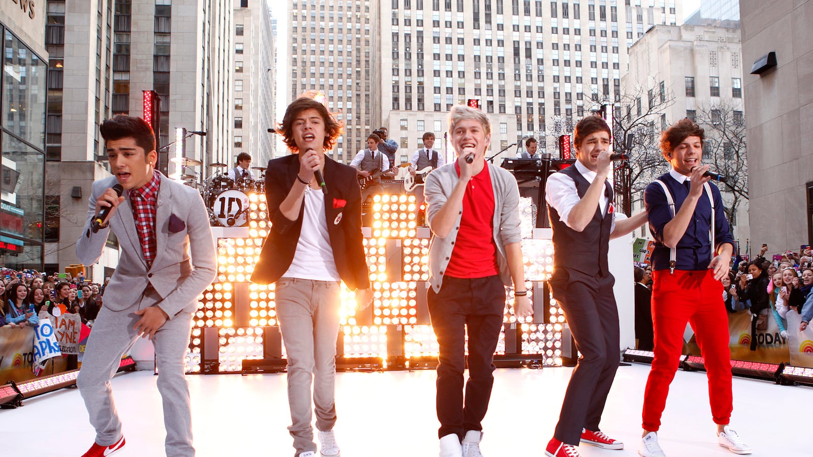 articles/2013/08/21/kanye-west-may-debut-north-on-jenner-s-talk-show-one-direction-s-zayn-malik-is-engaged/one-direction-guide-leon-tease_esx7rf