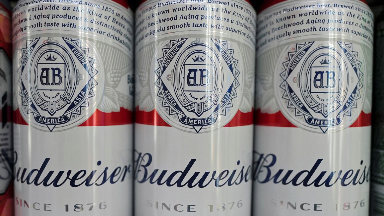 2022-02-24T093236Z_1024101045_RC25QS9SJZSX_RTRMADP_3_CHINA-BEER-BUDWEISER_k6wzlo