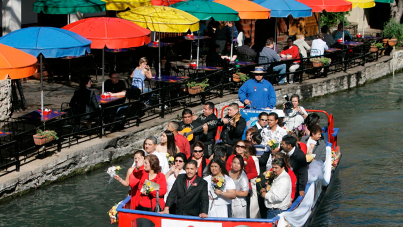 galleries/2011/02/06/best-love-cities/love-cities---san-antonio_vl6vus