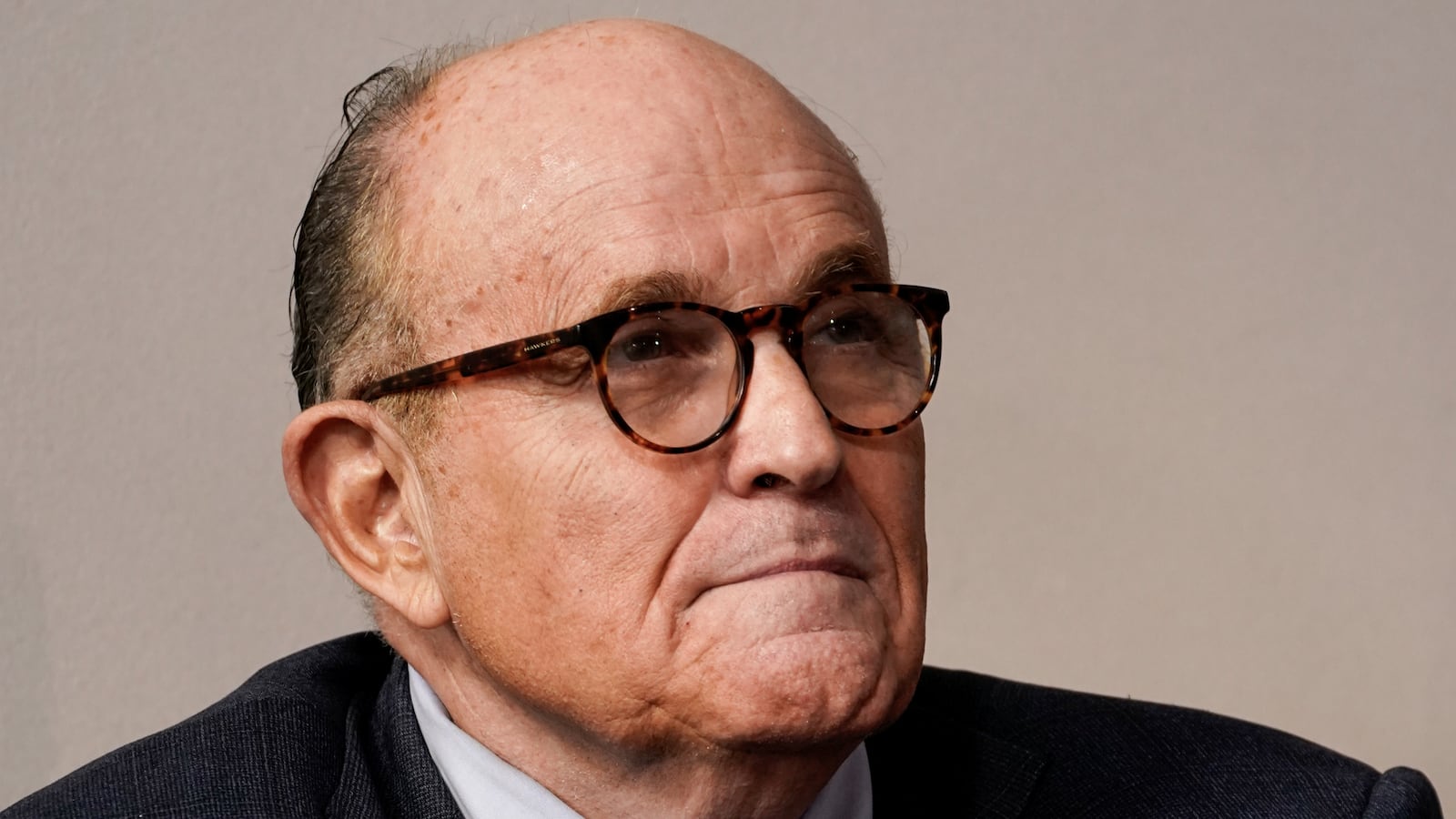 2020-09-27T234344Z_1896479930_RC2B7J9FTHW3_RTRMADP_3_USA-TRUMP_osfuy2