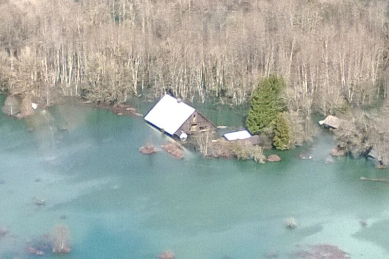 galleries/2014/03/25/without-warning-mudslide-covers-washington-town-photos/140325-wa-mudslide-9_vzcm5f