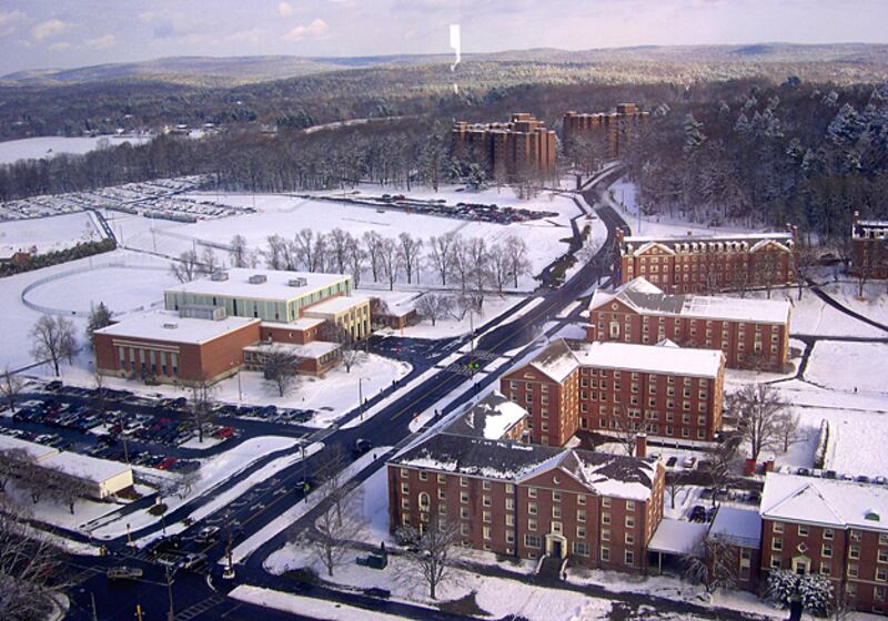 galleries/2010/12/11/druggiest-colleges/druggiest-colleges---44-university-of-massachusetts_epdzzc