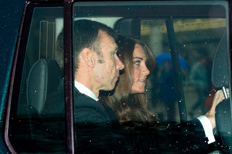articles/2012/12/20/pregnant-kate-is-on-the-mend/kate-party_vyhrhx