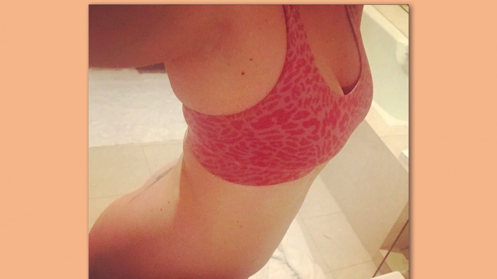 articles/2016/06/02/amy-schumer-goes-nude-for-national-gun-violence-awareness-day/160602-stern-amy-schumer-tease_rzqtz3