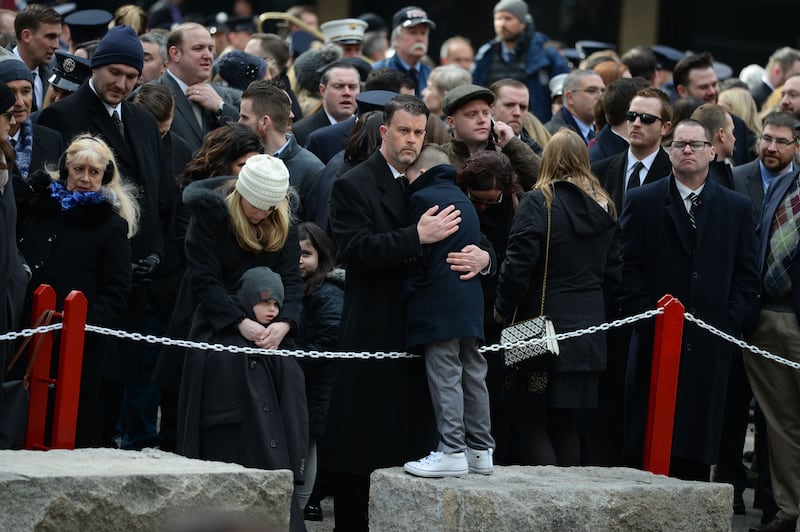 180327-daly-firefighter-funeral-embed2_uyryfc