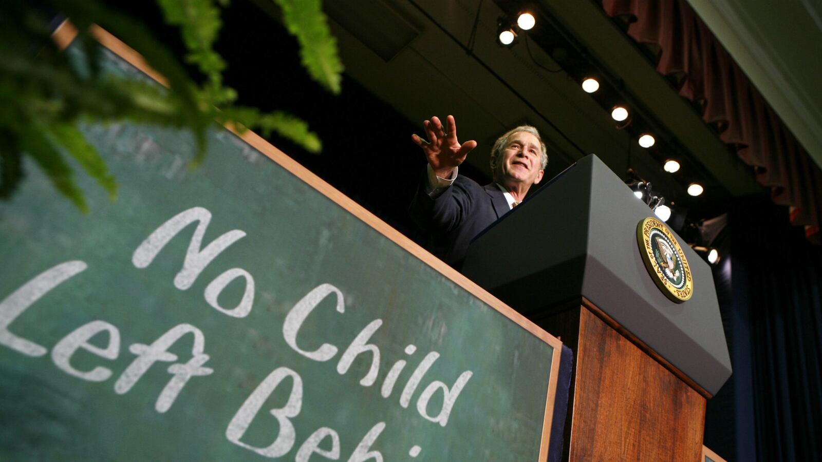 cheats/2015/07/08/house-approves-no-child-left-behind-bill/150708-no-child-left-behind-cheat_tbc02s