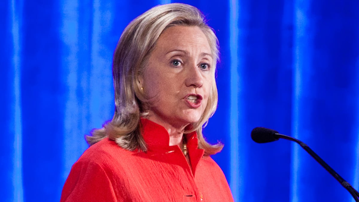 cheats/2011/09/16/clinton-women-can-rescue-the-economy/hillary-clinton-apec-cheat_e45yro