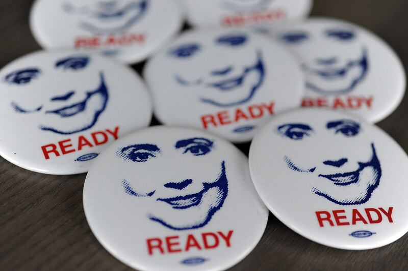 articles/2014/03/12/clinton-s-iowa-plan-use-obama-to-win/140312-jacobs-clinton-iowa_gihnxi