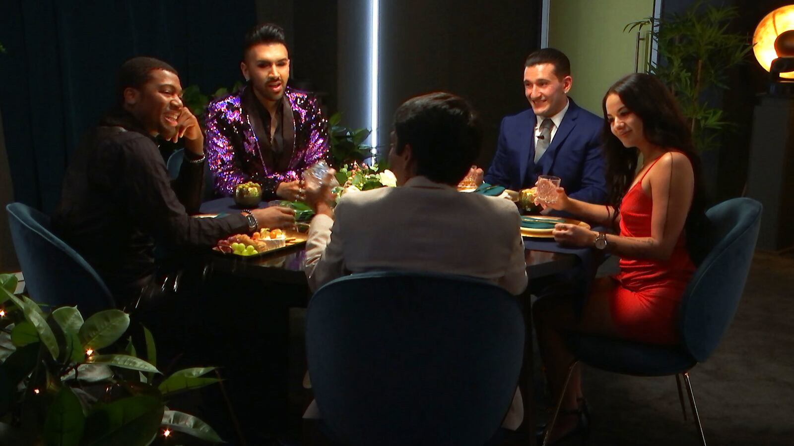 200115-leon-thecircle-teadr_wznzww