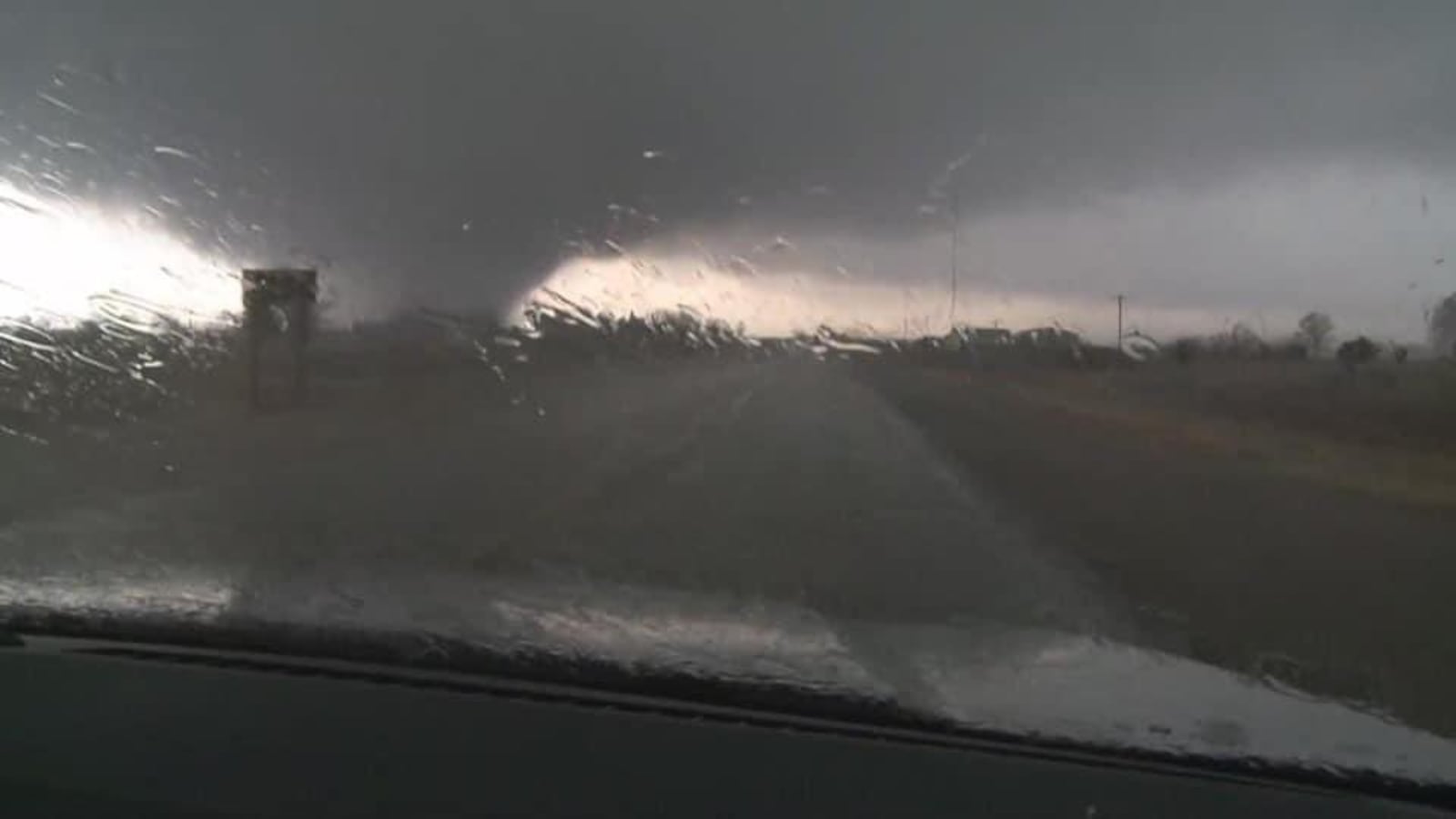 FNHx82nWUAAFMmo_drssnl