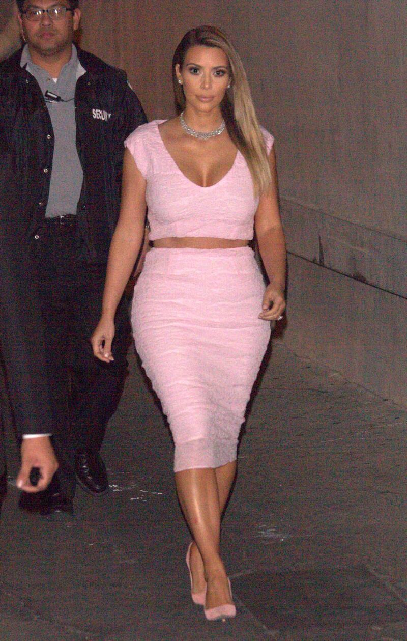 galleries/2014/05/24/kim-kardashian-fashion-lookbook/kim-kardashian-lookbook-8_q34yer