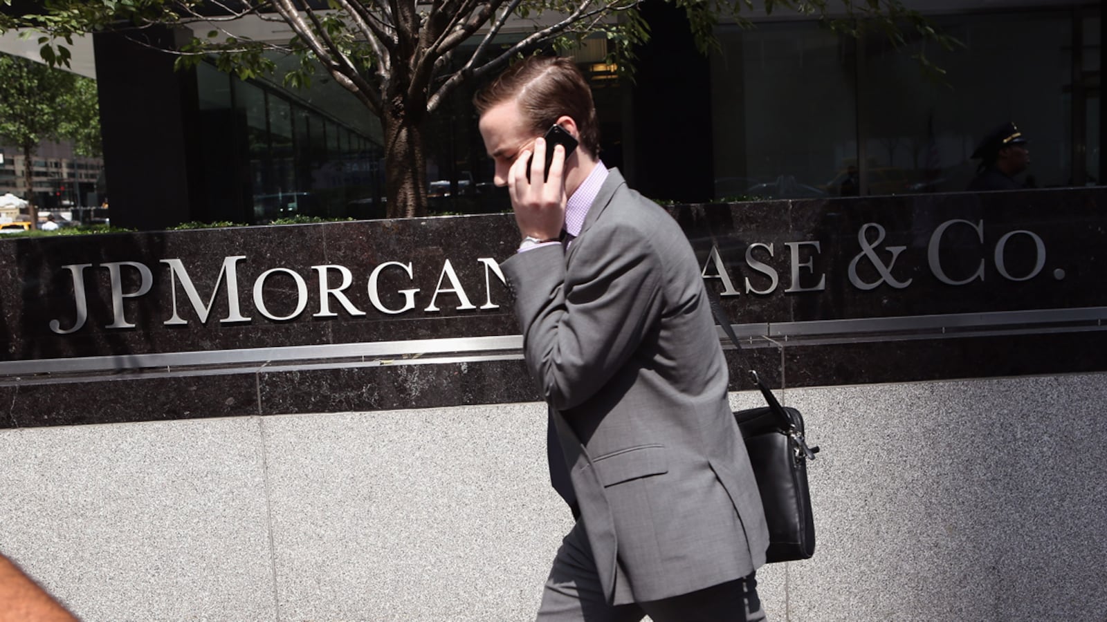 articles/2012/08/15/libor-scandal-widens-to-include-7-banks/libor-scandal-widens-jp-morgan-chase-klein_zdcbn4