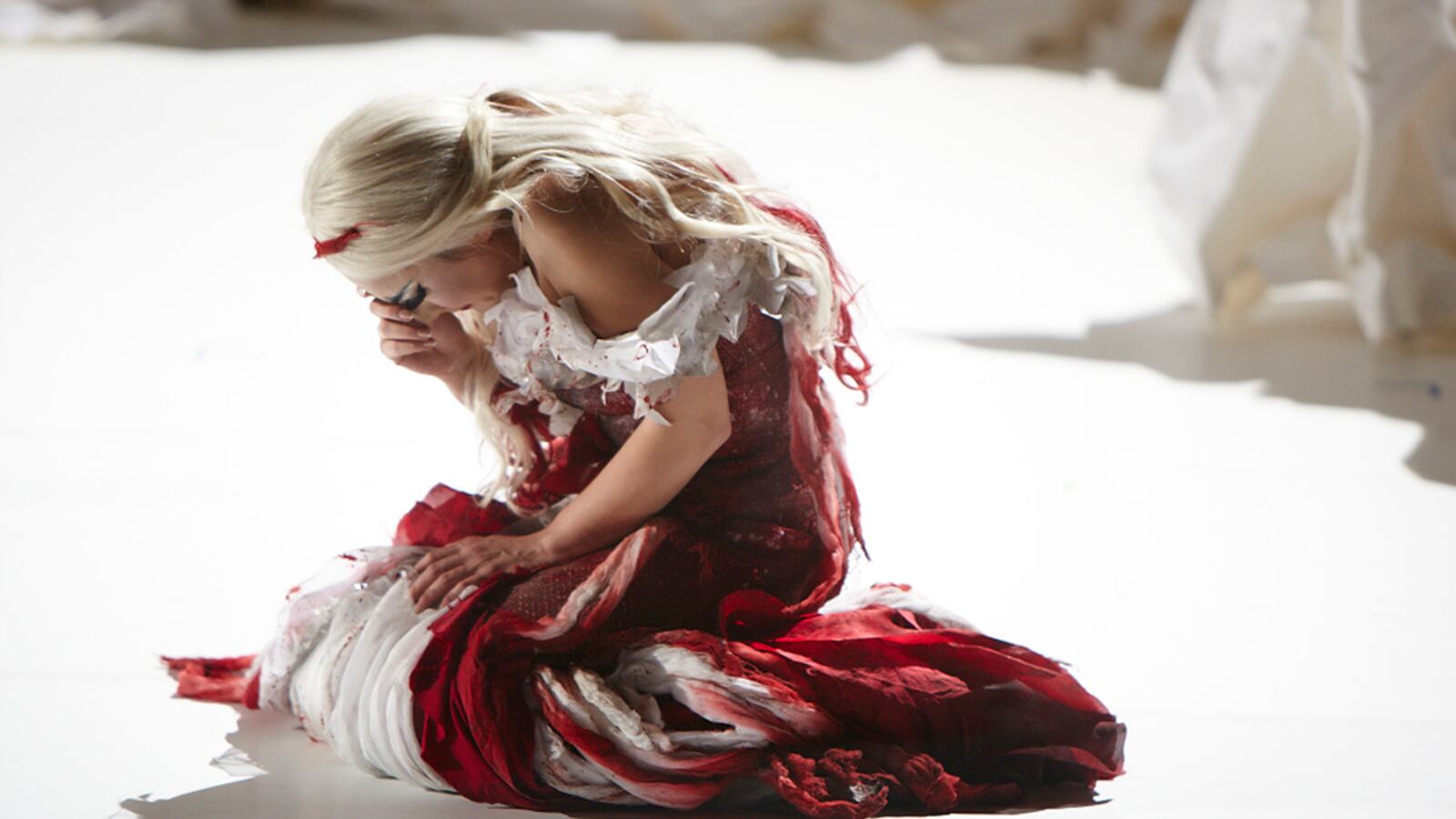galleries/2012/05/20/don-giovanni-at-la-phil-rodarte-costumes-frank-gehry-set-design-photos/Carmela-Remigio-Donna-Anna-Autumn-de-Wilde-TEASE_melj8x