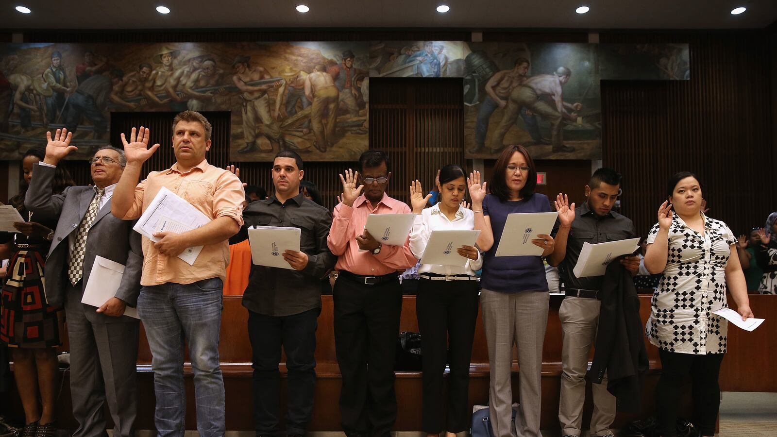 articles/2017/02/17/the-immigrants-who-took-thursday-off-to-become-american-citizens/170217-daly-citizens-take-oath-tease_ypkfhl
