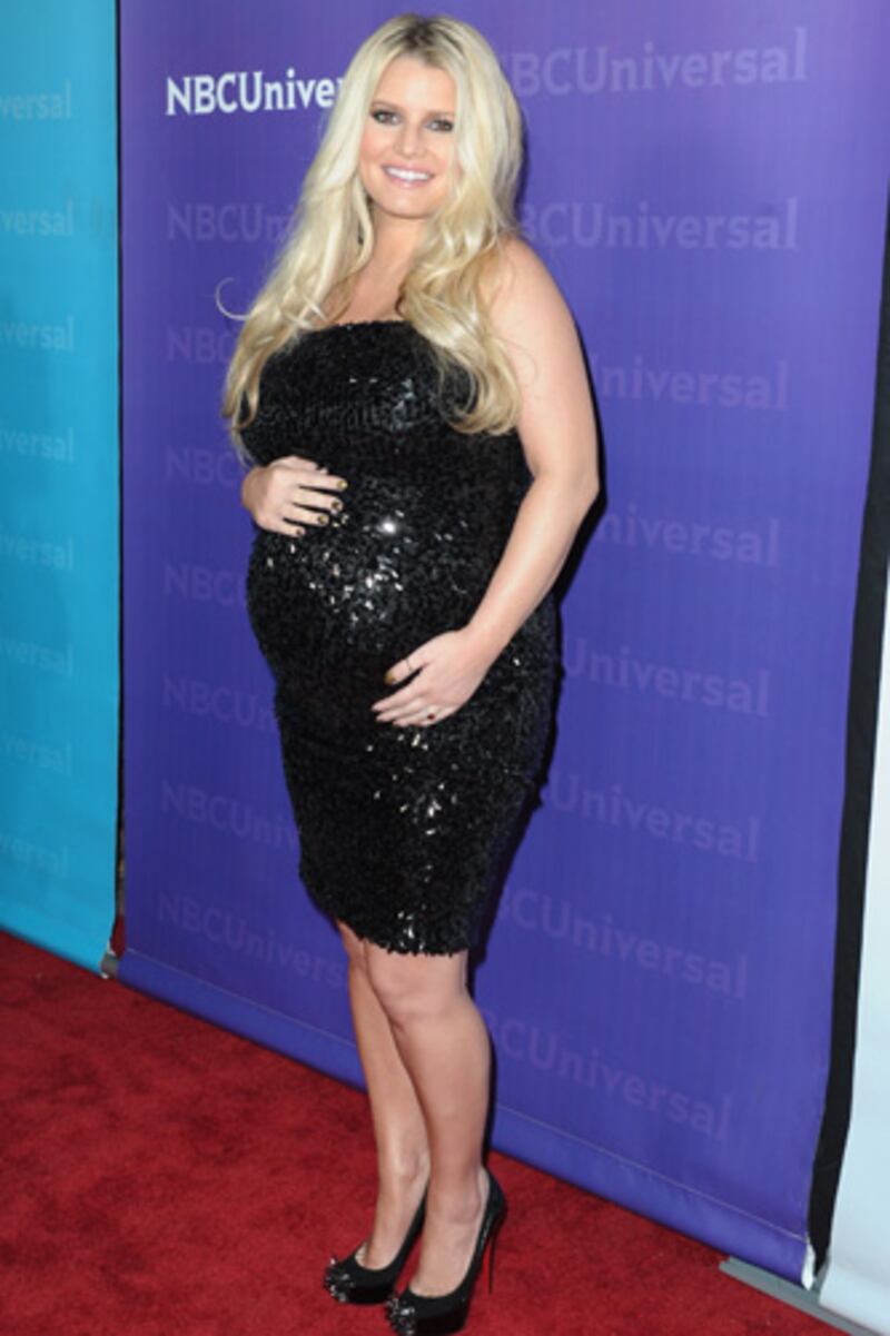 galleries/2012/05/11/beyonce-jessica-simpson-more-first-time-celeb-moms-photos/jessica-simpson-celeb-first-time-mothers_aaoggc