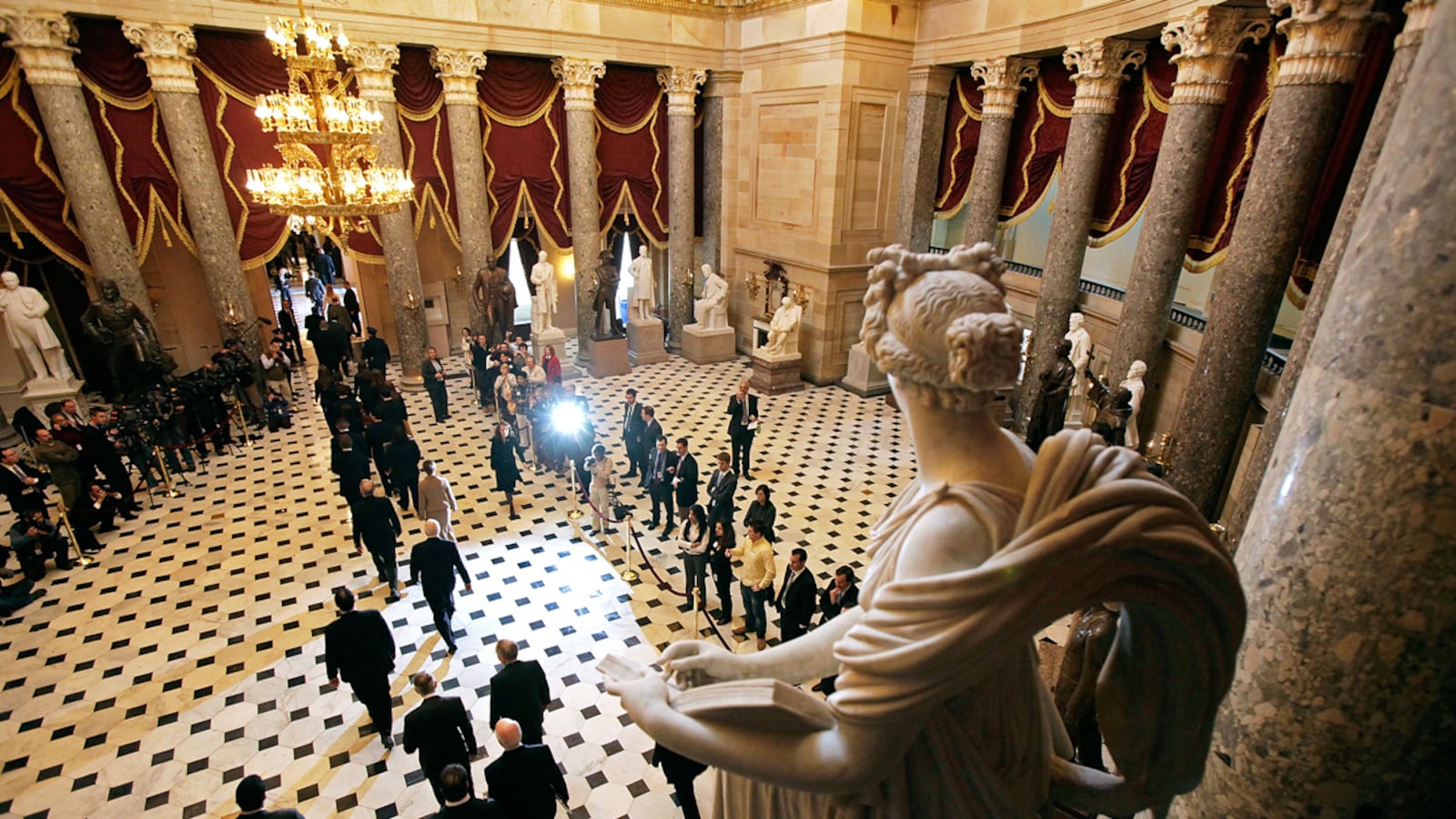 articles/2011/12/03/drop-the-fantasy-of-a-third-party-candidate-winning-in-2012/third-party-medved_zkxvjz