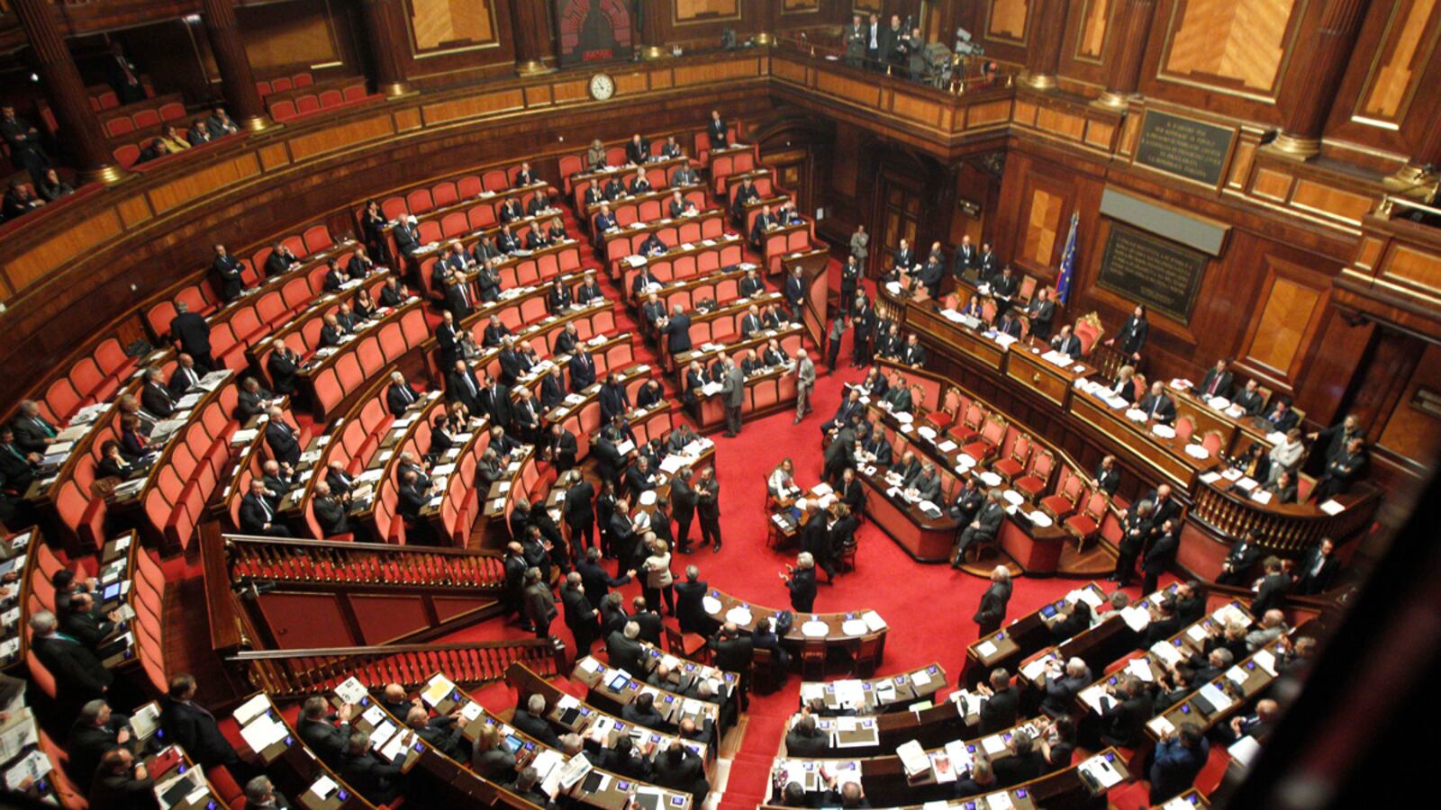 cheats/2011/11/11/italy-approves-economic-reform/italy-senate-approves-economic-reform-bill-cheat_jv6lm2