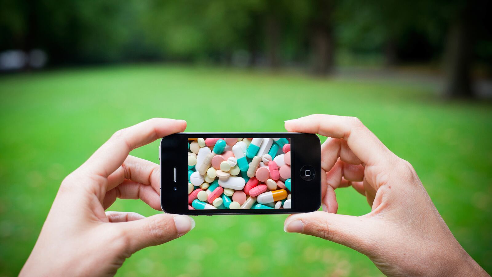 articles/2015/07/18/big-pharma-wants-to-control-your-iphone/150717-seigel-apple-pharma-tease_whq1go
