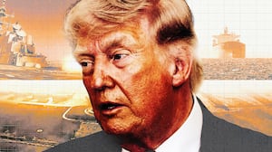 Donald Trump in front of images of the Iran War.