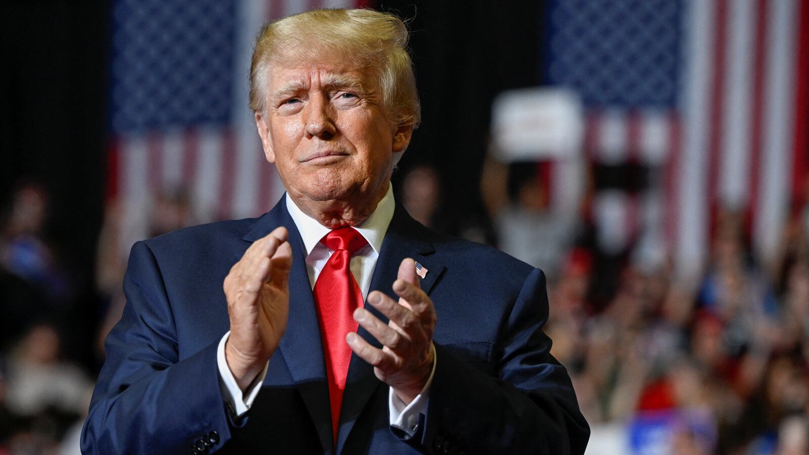 2022-09-18T212442Z_1425194371_RC2BJW9QWG30_RTRMADP_3_USA-TRUMP_1_yh4pji