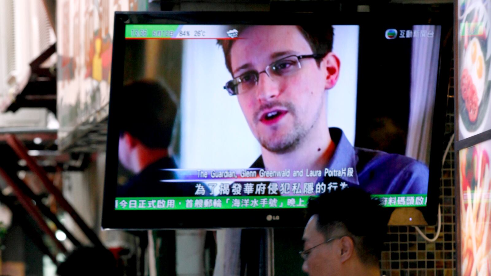 cheats/2013/06/22/snowden-charges-just-the-beginning/130617-snowden-guardian-cheat_mbsjku