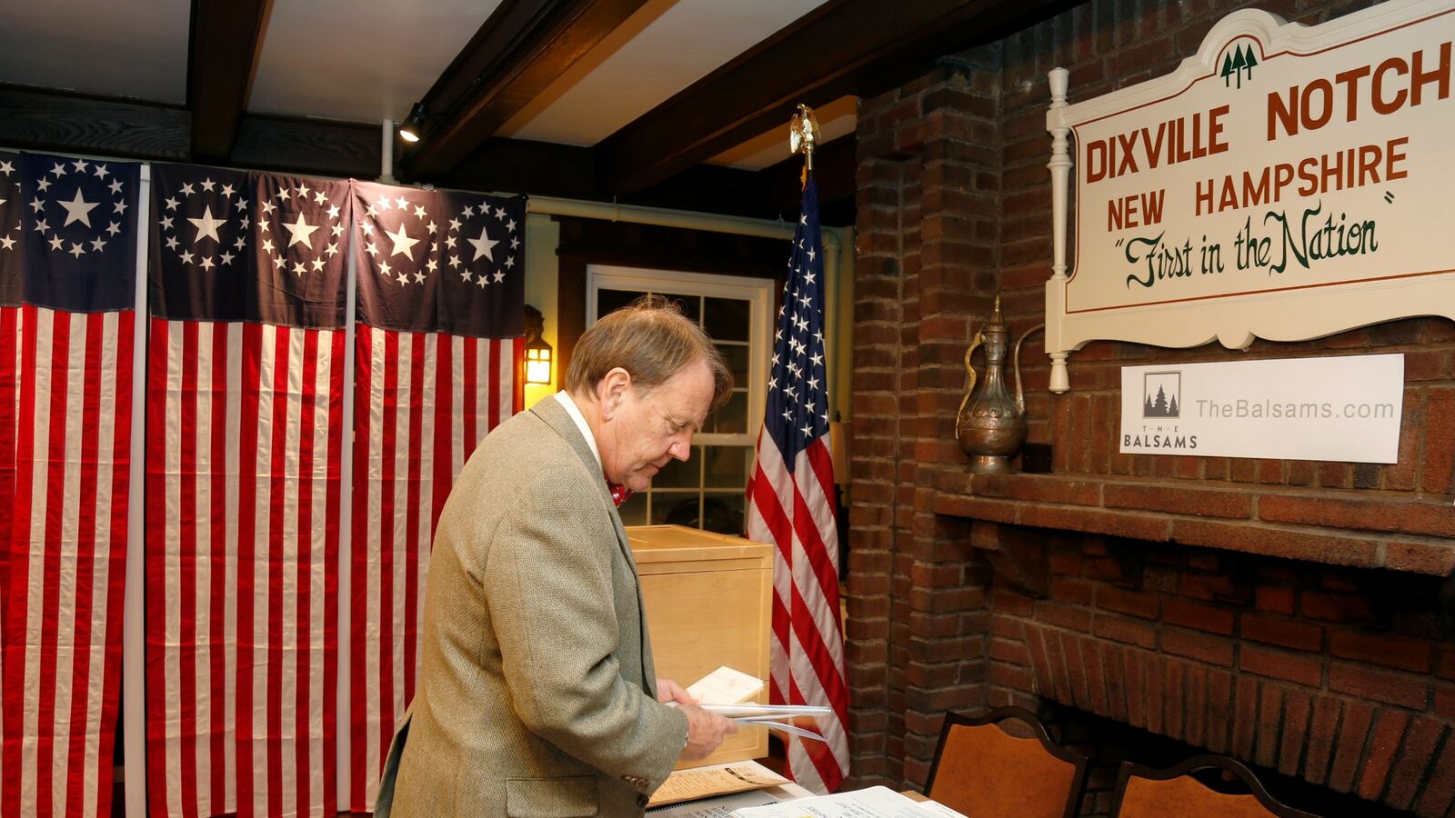 cheats/2016/11/08/tiny-nh-town-becomes-first-to-vote-on-election-day/161108-dixville-notch-votes-cheat_apszfu