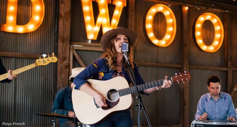 articles/2015/06/15/escaping-reality-at-wildwood-revival-georgia-s-folk-and-country-music-festival/escaping-reality-at-wildwood-revival-georgia-s-folk-and-country-music-festival-body-inlineimage_5_deuxaz