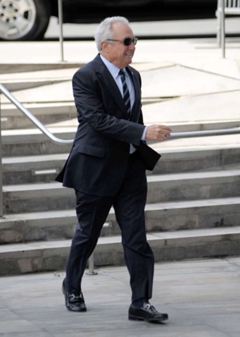 galleries/2012/07/09/guests-at-nora-ephron-s-memorial-matthew-broderick-steve-martin-and-more-photos/nora-ephron-memorial-guests-lorne-michaels_kuwftg