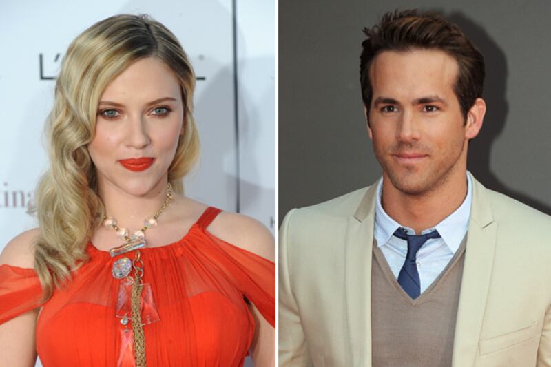 galleries/2012/01/02/katy-perry-and-russell-brand-s-divorce-and-other-year-end-breakups-photos/year-end-breakups-scarlett-johansson-ryan-reynolds_lfqfim