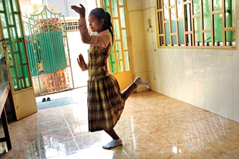 articles/2011/03/06/women-in-the-world-sokha-chen-cambodia/lydia-cacho_164501_im4y0p