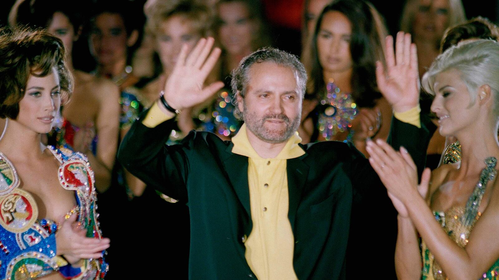 articles/2014/07/15/princess-diana-kate-moss-donna-karan-and-more-reaction-s-from-gianni-versace-s-1997-murder/140715-cunningham-versace-cheat_msgjta